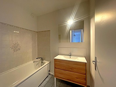 APPARTEMENT T3 A VENDRE - ST ETIENNE Centre Ville - 52.44 m2 - 75 000 €