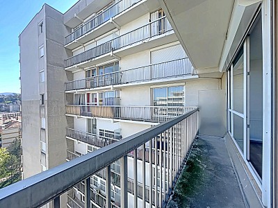 APPARTEMENT T3 A VENDRE - ST ETIENNE Centre Ville - 52.44 m2 - 75 000 €