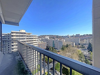 APPARTEMENT T3 A VENDRE - ST ETIENNE Centre Ville - 52.44 m2 - 75 000 €
