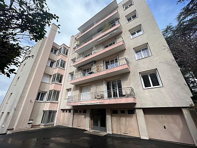 APPARTEMENT T3 A VENDRE - ST ETIENNE - 57 m2 - 69 500 €