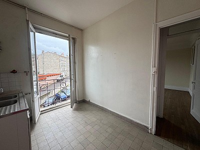APPARTEMENT T3 A VENDRE - ST ETIENNE Centre Ville - 56.07 m2 - 49 000 €