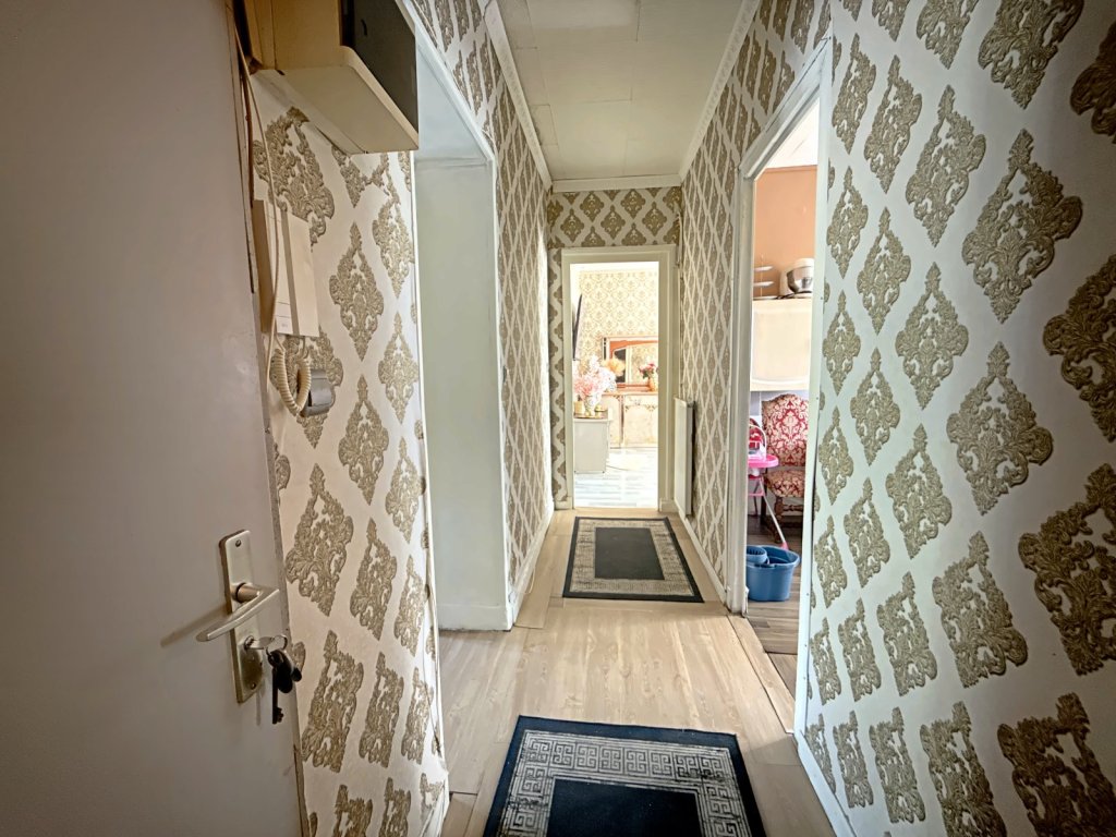 T3 A VENDRE - ST ETIENNE - 65.65 m2 - 45 000 &euro;
