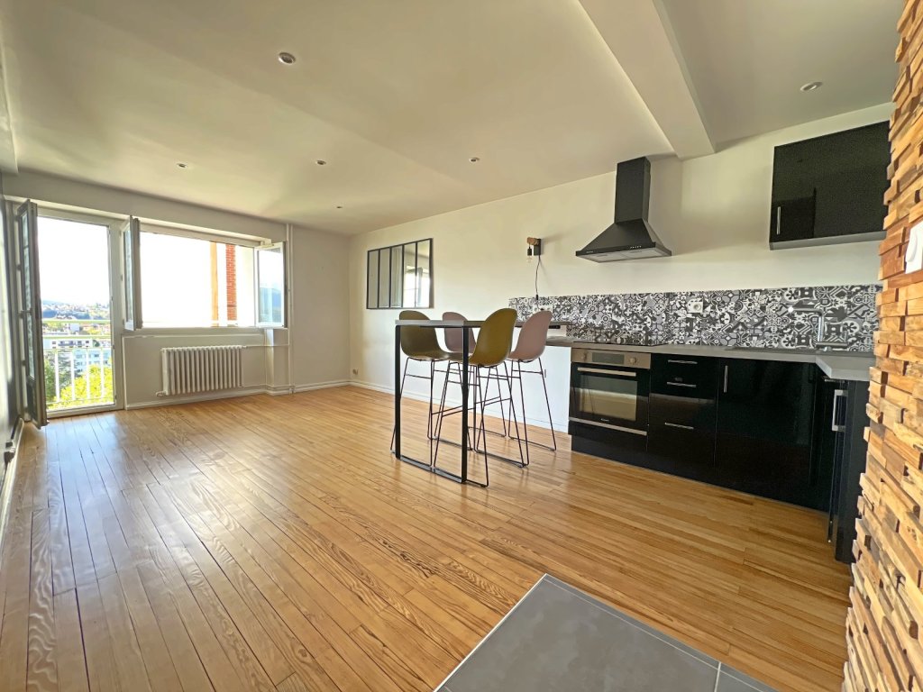 APPARTEMENT T3 A VENDRE - ST ETIENNE - 54 m2 - 67 000 &euro;