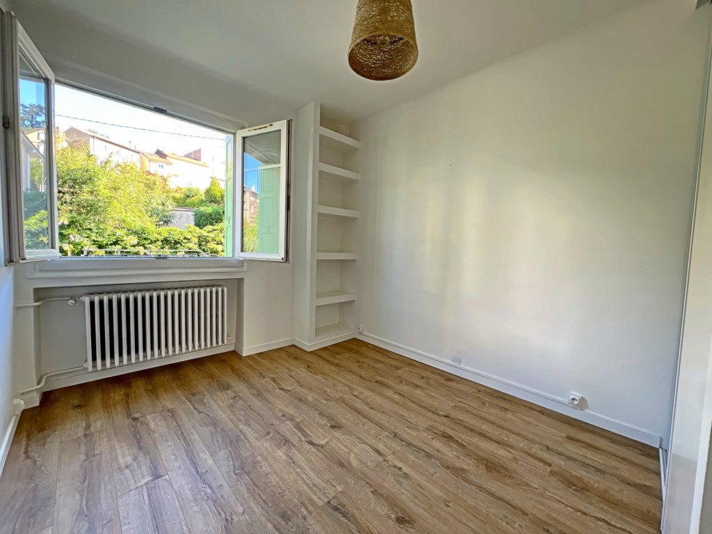 APPARTEMENT T3 A VENDRE - ST ETIENNE - 54 m2 - 67 000 &euro;