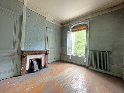 Appartement T3 à rénover entièrement secteur Faculté