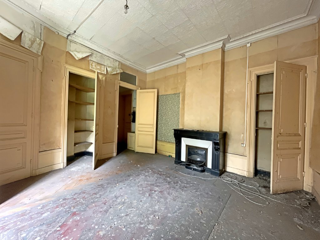 Appartement T3 à rénover entièrement secteur Faculté