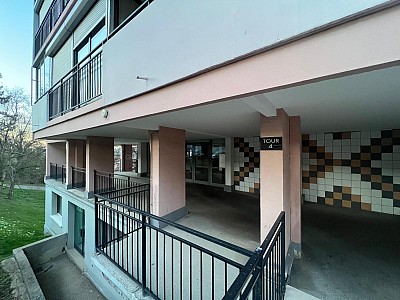 APPARTEMENT T3 A VENDRE - VILLARS - 73 m2 - 69 500 €