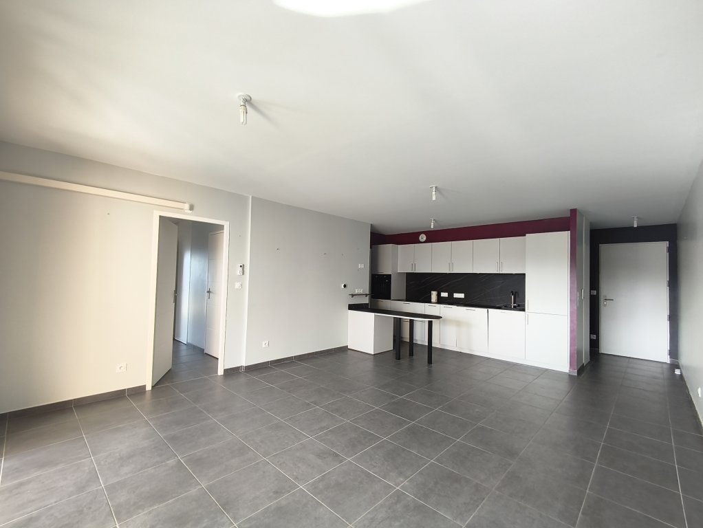 APPARTEMENT T4 A LOUER - ANDREZIEUX BOUTHEON - 91.35 m2 - 1 200 &euro; charges comprises par mois