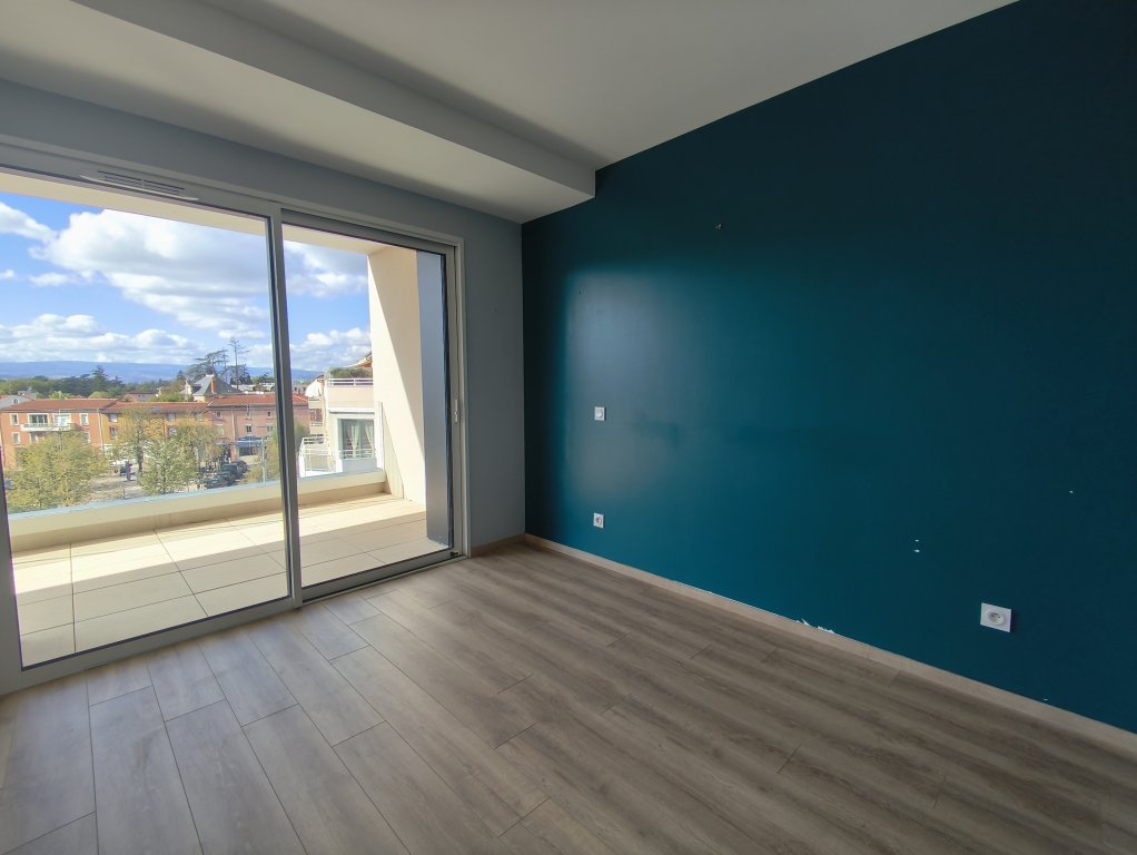 APPARTEMENT T4 A LOUER - ANDREZIEUX BOUTHEON - 91.35 m2 - 1 200 &euro; charges comprises par mois