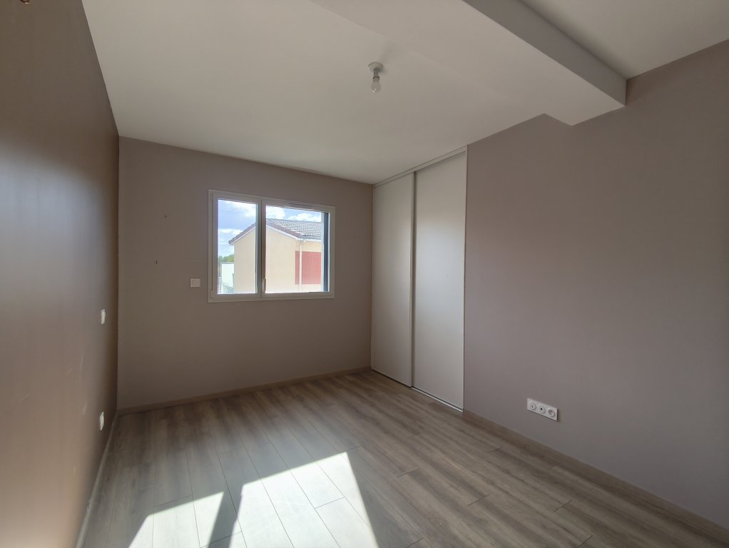 APPARTEMENT T4 A LOUER - ANDREZIEUX BOUTHEON - 91.35 m2 - 1 200 &euro; charges comprises par mois