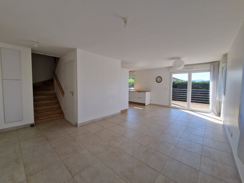 APPARTEMENT T4 A LOUER - ECHALAS - 81 m2 - 1 215 &euro; charges comprises par mois