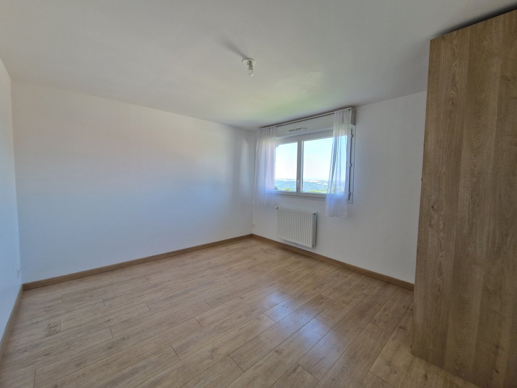 APPARTEMENT T4 A LOUER - ECHALAS - 81 m2 - 1 215 &euro; charges comprises par mois