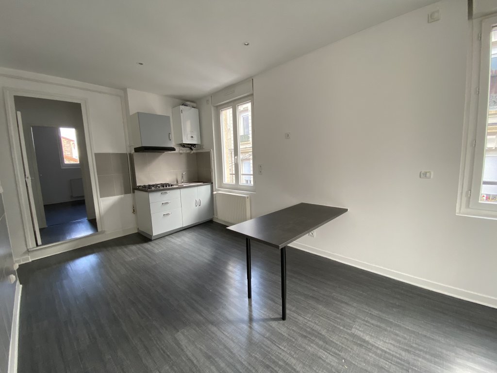 APPARTEMENT T4 A LOUER - FIRMINY - 79.96 m2 - 563 &euro; charges comprises par mois