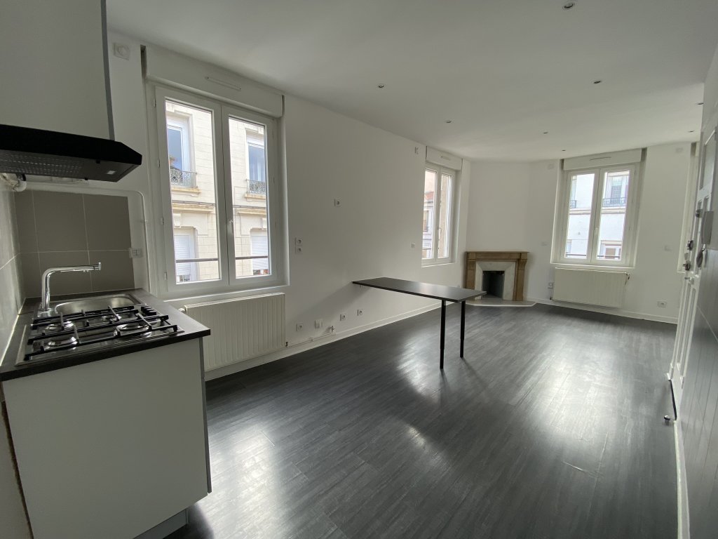 APPARTEMENT T4 A LOUER - FIRMINY - 79.96 m2 - 563 &euro; charges comprises par mois