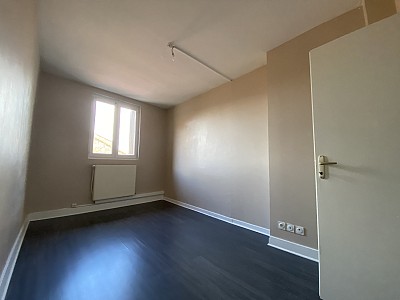 APPARTEMENT T4 A LOUER - FIRMINY - 79.96 m2 - 563 € charges comprises par mois