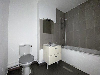 APPARTEMENT T4 A LOUER - FIRMINY - 79.96 m2 - 563 € charges comprises par mois