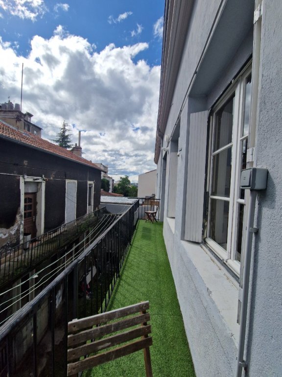 APPARTEMENT T4 A LOUER - ST ETIENNE Parc Giron - 104.2 m2 - 750 &euro; charges comprises par mois