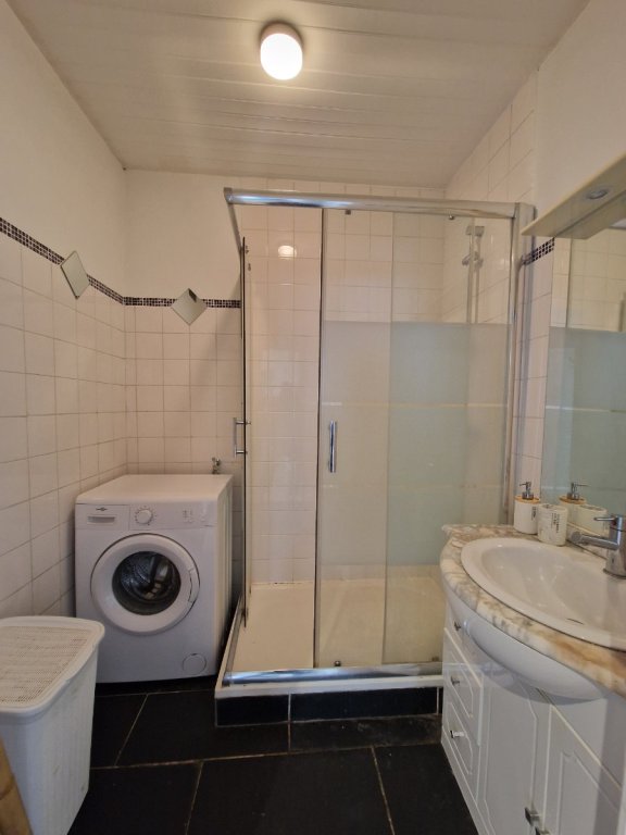 APPARTEMENT T4 A LOUER - ST ETIENNE Parc Giron - 104.2 m2 - 750 &euro; charges comprises par mois