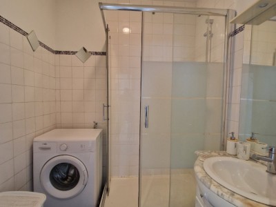APPARTEMENT T4 A LOUER - ST ETIENNE Parc Giron - 104.2 m2 - 750 € charges comprises par mois