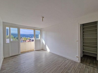 APPARTEMENT T4 A LOUER - ST ETIENNE - 63.92 m2 - 695 € charges comprises par mois