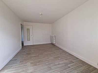 APPARTEMENT T4 A LOUER - ST ETIENNE - 63.92 m2 - 695 € charges comprises par mois