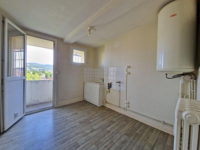 APPARTEMENT T4 A LOUER - ST ETIENNE - 63.92 m2 - 695 € charges comprises par mois