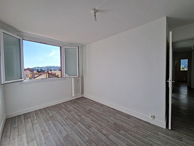 APPARTEMENT T4 A LOUER - ST ETIENNE - 63.92 m2 - 695 € charges comprises par mois