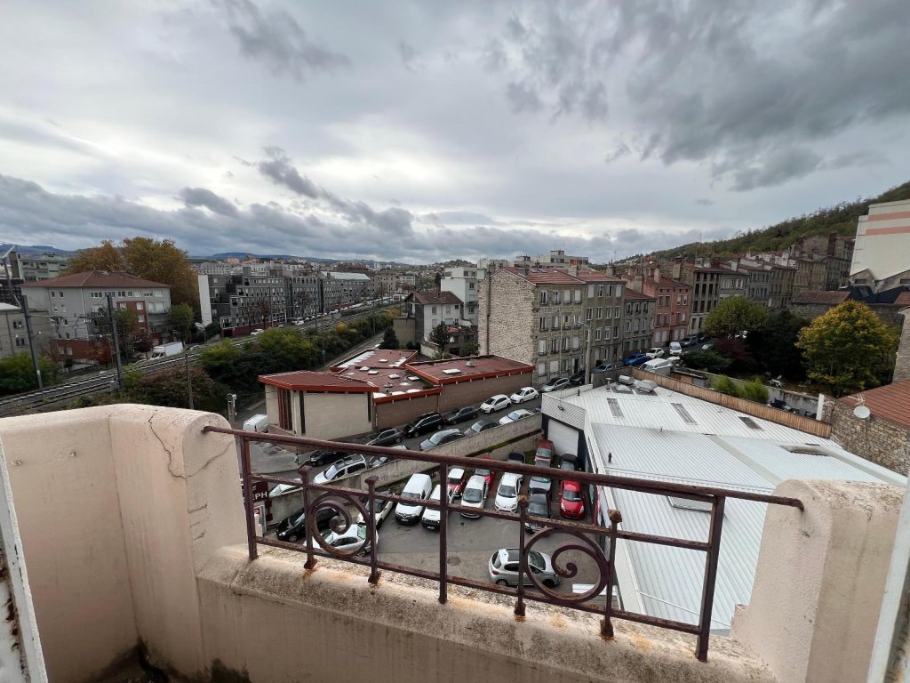 APPARTEMENT T4 A LOUER - ST ETIENNE - 79.6 m2 - 690 &euro; charges comprises par mois
