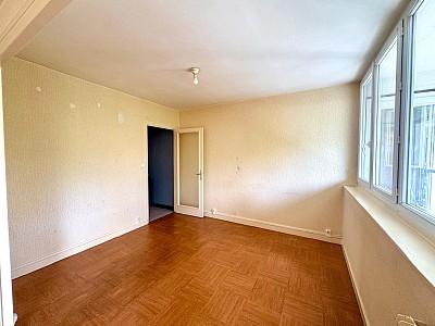 APPARTEMENT T4 A LOUER - ST ETIENNE - 96 m2 - 795 € charges comprises par mois