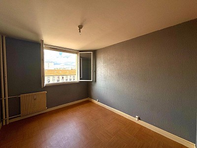 APPARTEMENT T4 A LOUER - ST ETIENNE - 96 m2 - 795 € charges comprises par mois