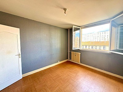 APPARTEMENT T4 A LOUER - ST ETIENNE - 96 m2 - 795 € charges comprises par mois