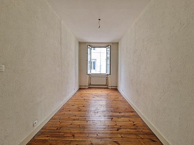 APPARTEMENT T4 A LOUER - ST ETIENNE - 112.53 m2 - 890 € charges comprises par mois