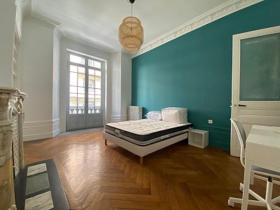 APPARTEMENT T4 A LOUER - ST ETIENNE - 107.89 m2 - 990 € charges comprises par mois