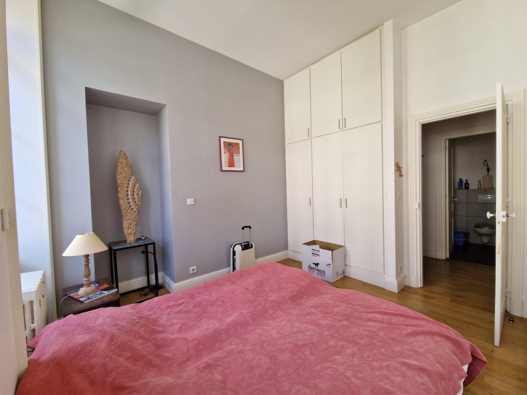 APPARTEMENT T4 A LOUER - ST ETIENNE - 120 m2 - 890 &euro; charges comprises par mois