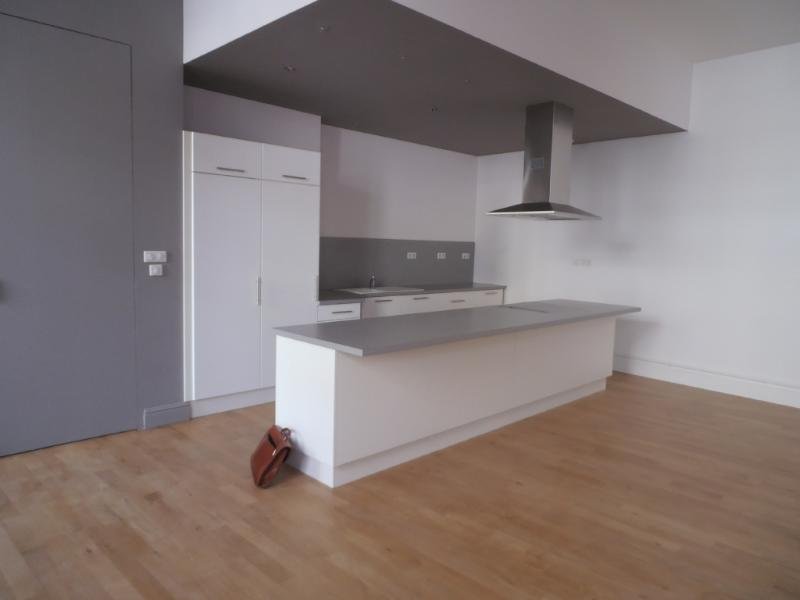 APPARTEMENT T4 A LOUER - ST ETIENNE - 120 m2 - 890 &euro; charges comprises par mois