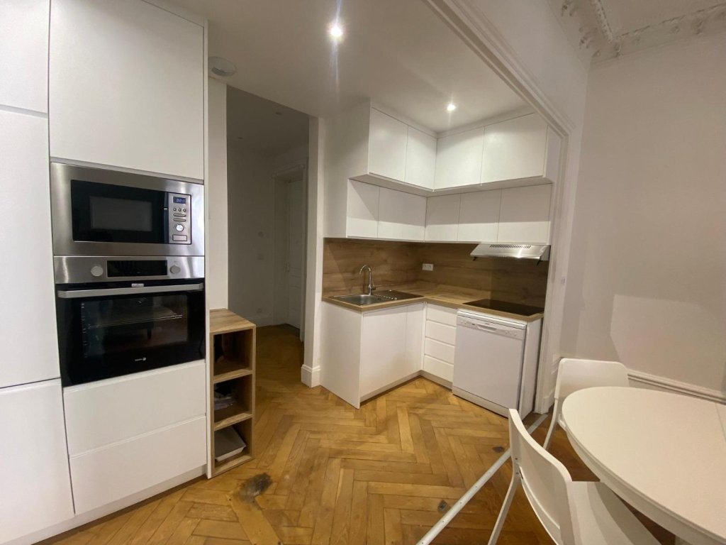 APPARTEMENT T4 A LOUER - ST ETIENNE - 82.08 m2 - 930 &euro; charges comprises par mois