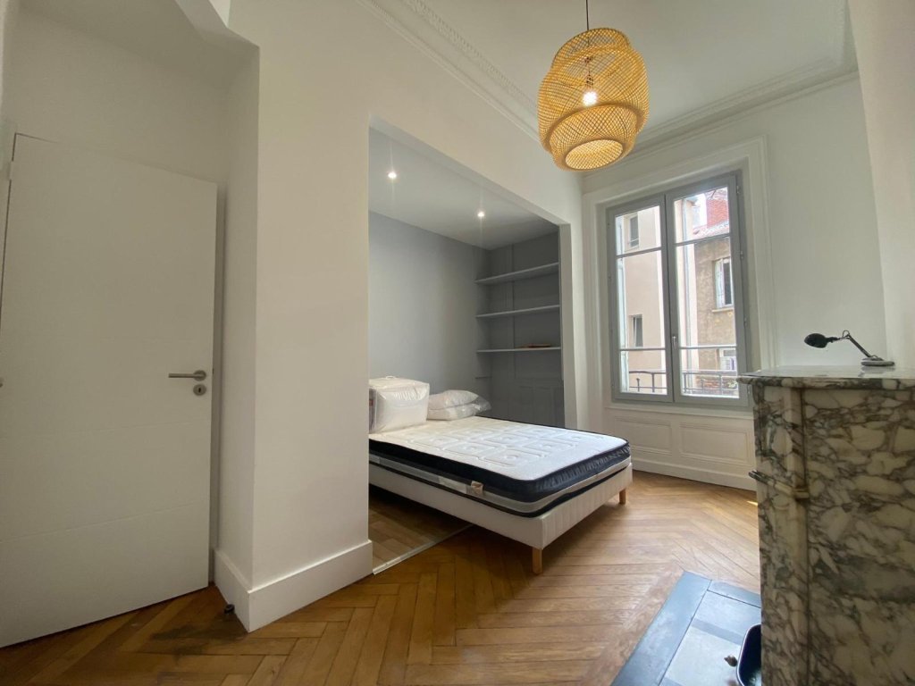 APPARTEMENT T4 A LOUER - ST ETIENNE - 82.08 m2 - 930 &euro; charges comprises par mois