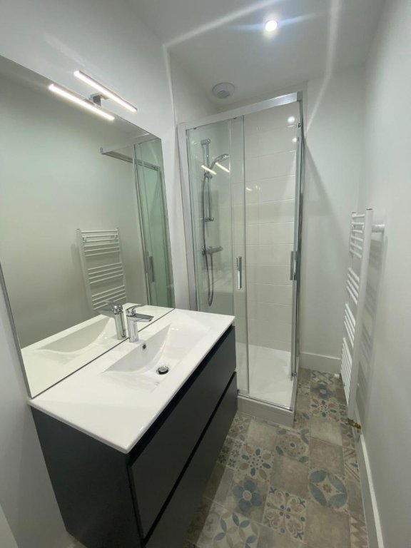 APPARTEMENT T4 A LOUER - ST ETIENNE - 82.08 m2 - 930 &euro; charges comprises par mois