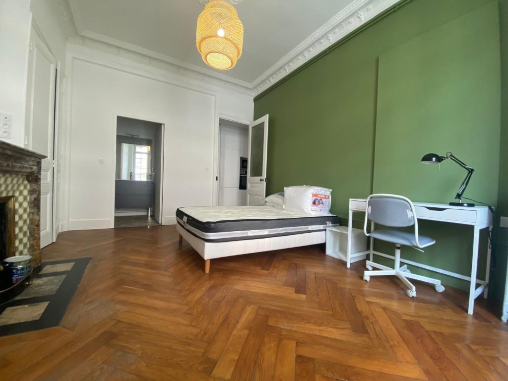 APPARTEMENT T4 A LOUER - ST ETIENNE - 82.08 m2 - 930 &euro; charges comprises par mois