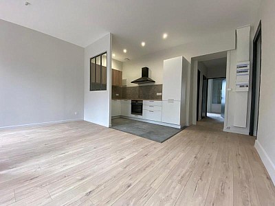 APPARTEMENT T4 A LOUER - ST ETIENNE - 76.26 m2 - 715 € charges comprises par mois
