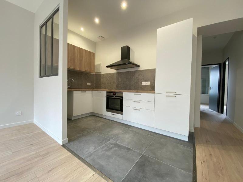 APPARTEMENT T4 A LOUER - ST ETIENNE - 76.26 m2 - 715 &euro; charges comprises par mois