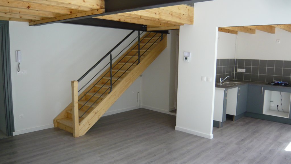 APPARTEMENT T4 A LOUER - ST ETIENNE - 86.08 m2 - 670 &euro; charges comprises par mois