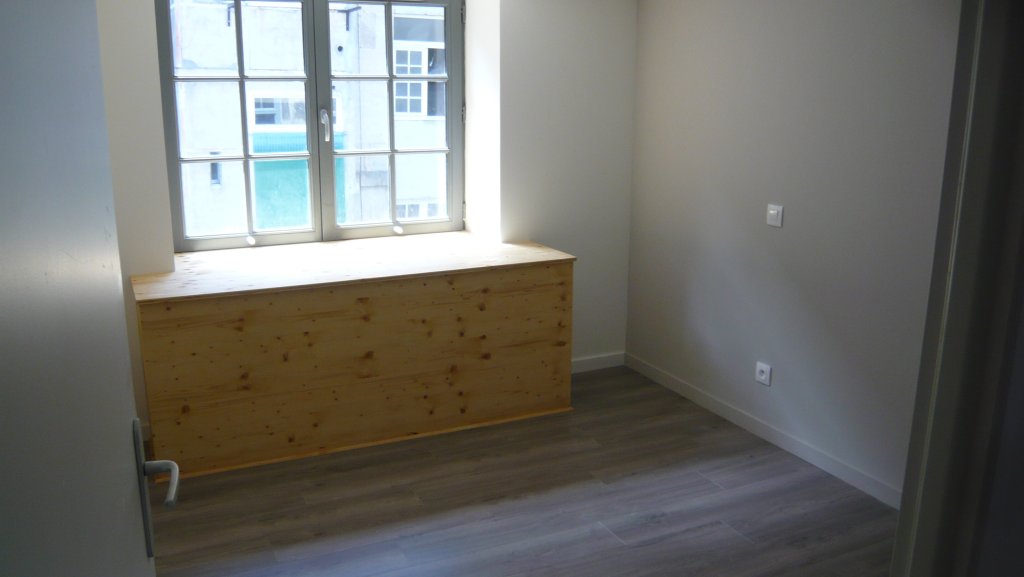 APPARTEMENT T4 A LOUER - ST ETIENNE - 86.08 m2 - 670 &euro; charges comprises par mois