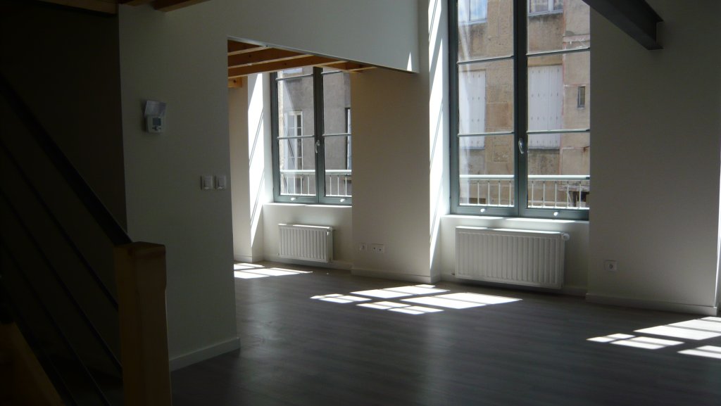 APPARTEMENT T4 A LOUER - ST ETIENNE - 86.08 m2 - 670 &euro; charges comprises par mois