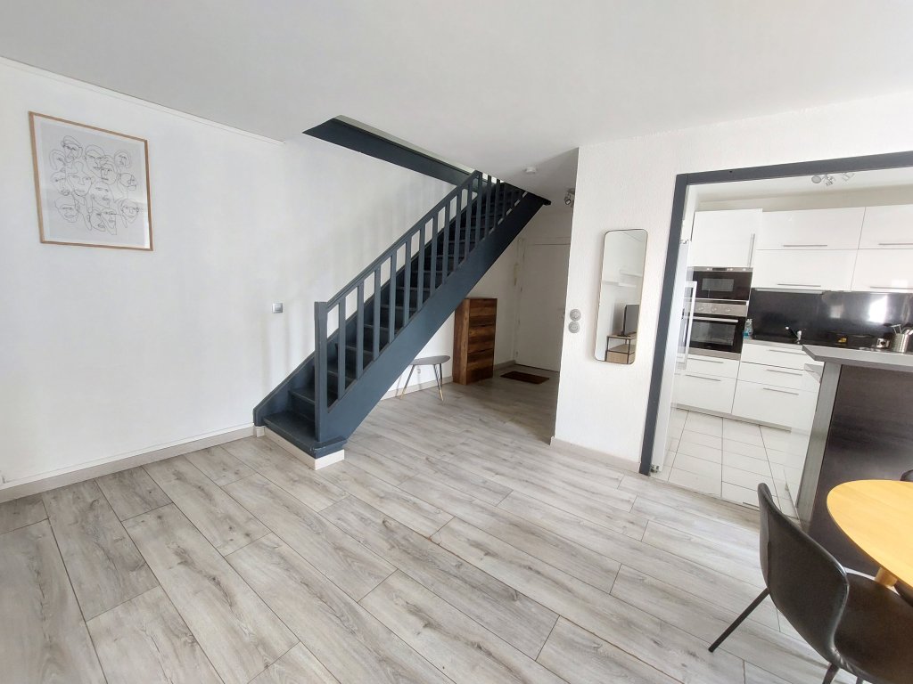 APPARTEMENT T4 A LOUER - ST ETIENNE - 84.81 m2 - 790 &euro; charges comprises par mois