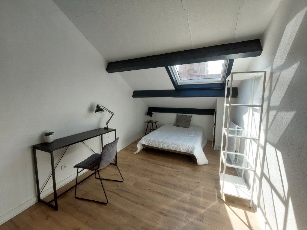 APPARTEMENT T4 A LOUER - ST ETIENNE - 84.81 m2 - 790 &euro; charges comprises par mois