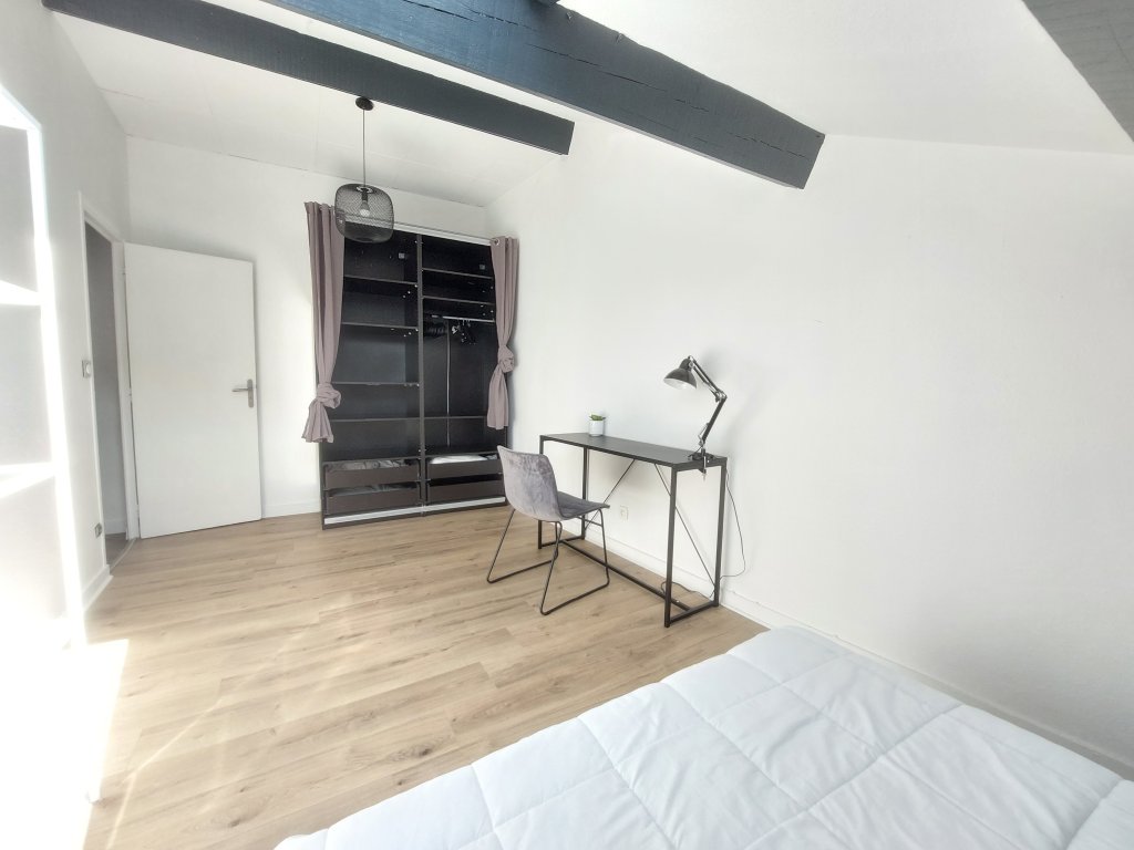 APPARTEMENT T4 A LOUER - ST ETIENNE - 84.81 m2 - 790 &euro; charges comprises par mois