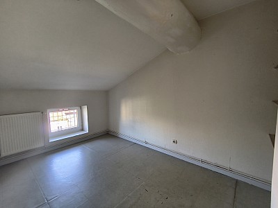 APPARTEMENT T4 A LOUER - ST ETIENNE - 170.3 m2 - 740 &euro; charges comprises par mois