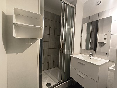 APPARTEMENT T4 A LOUER - ST ETIENNE - 170.3 m2 - 740 &euro; charges comprises par mois