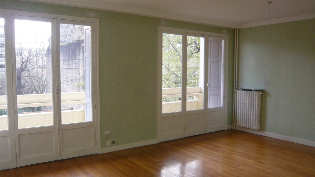 APPARTEMENT T4 A LOUER - ST ETIENNE - 68.6 m2 - 660 &euro; charges comprises par mois